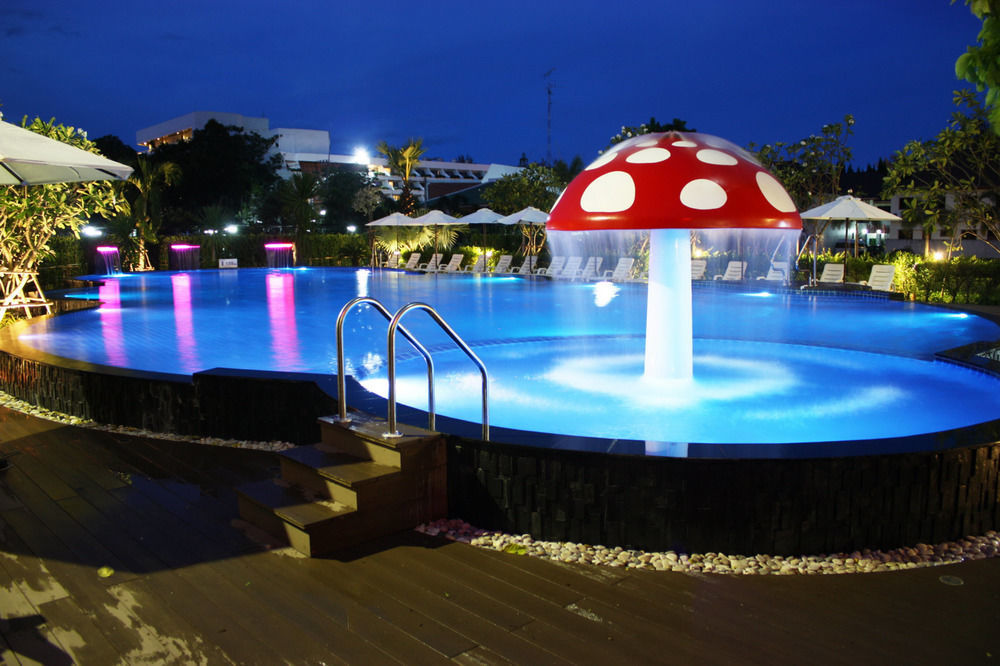 Golden Beach Cha-Am Hotel Exterior photo